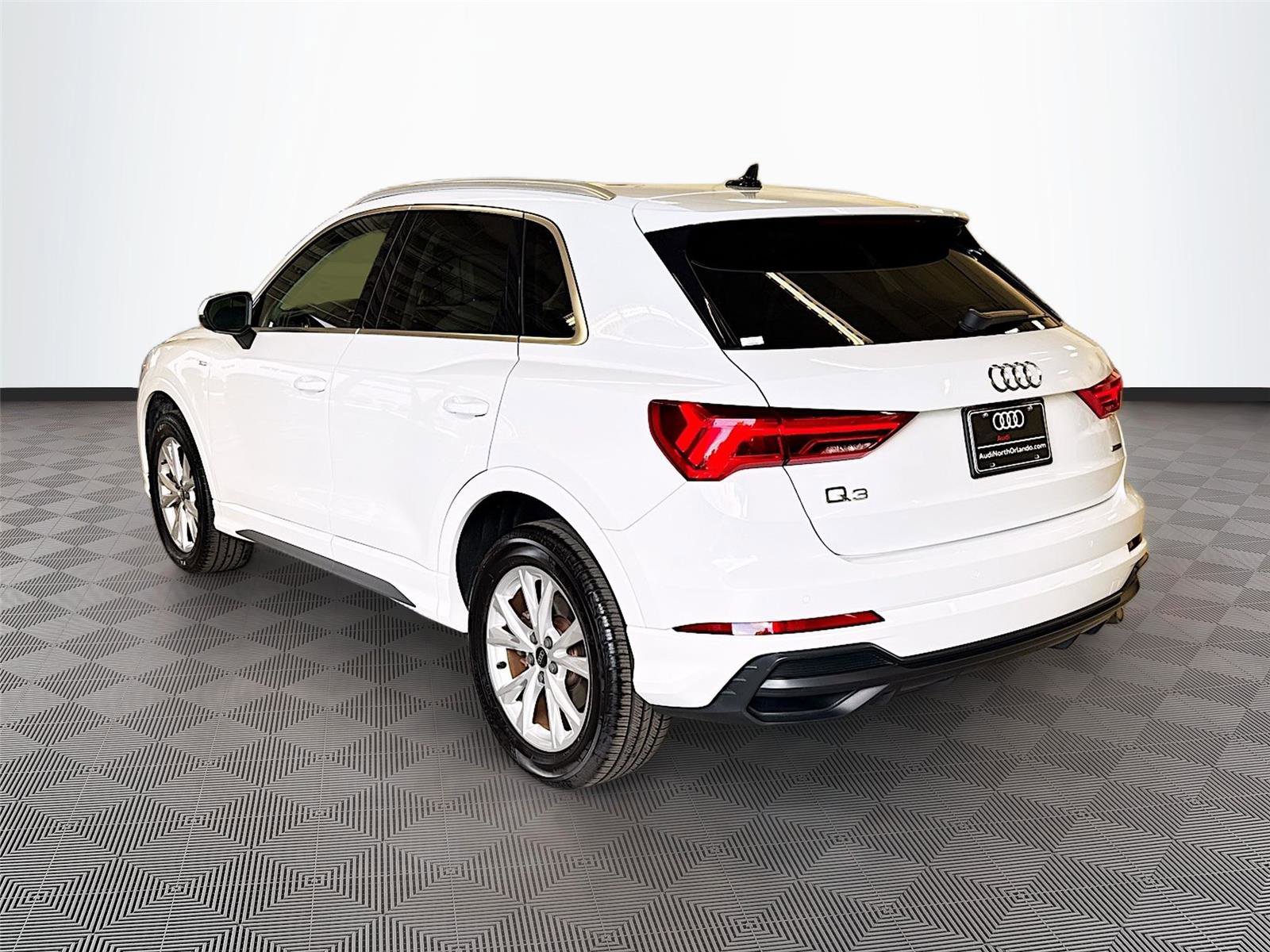 Used 2021 Audi Q3 2.0T Premium w/ Convenience Package AWD/4WD image 5