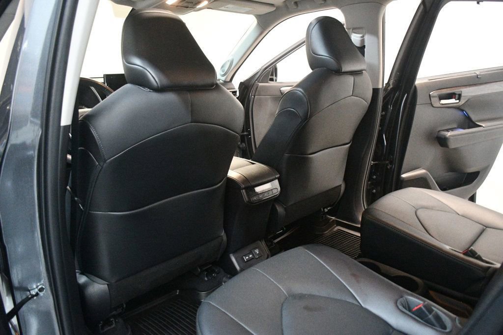 Used 2022 Toyota Highlander Limited AWD/4WD image 32