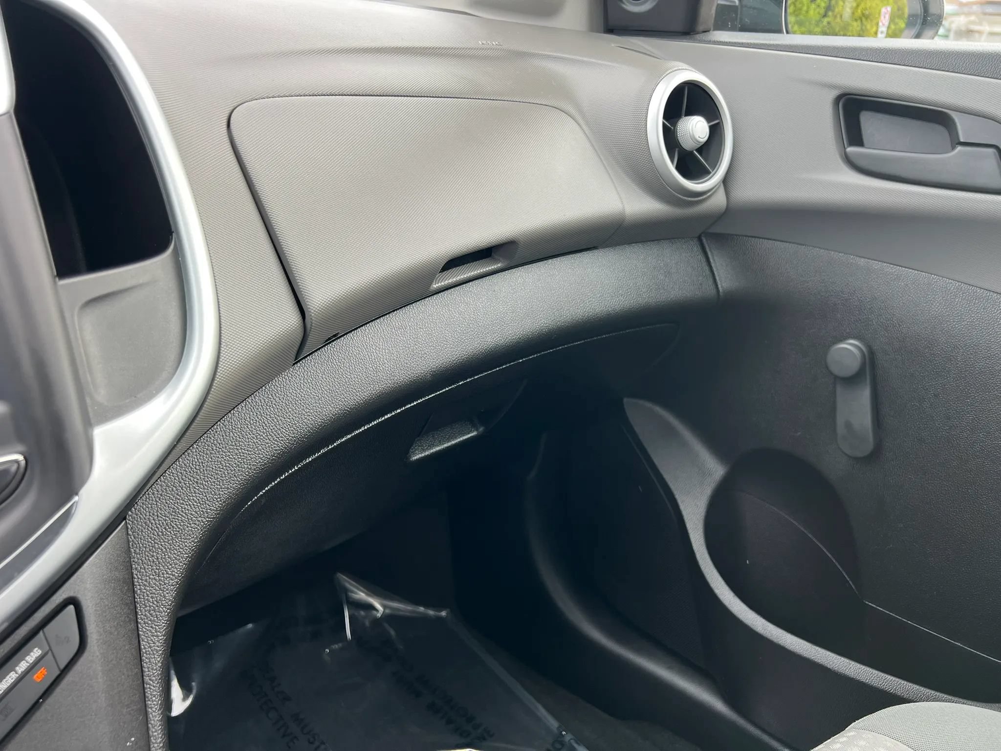 Used 2017 Chevrolet Sonic LT FWD image 27
