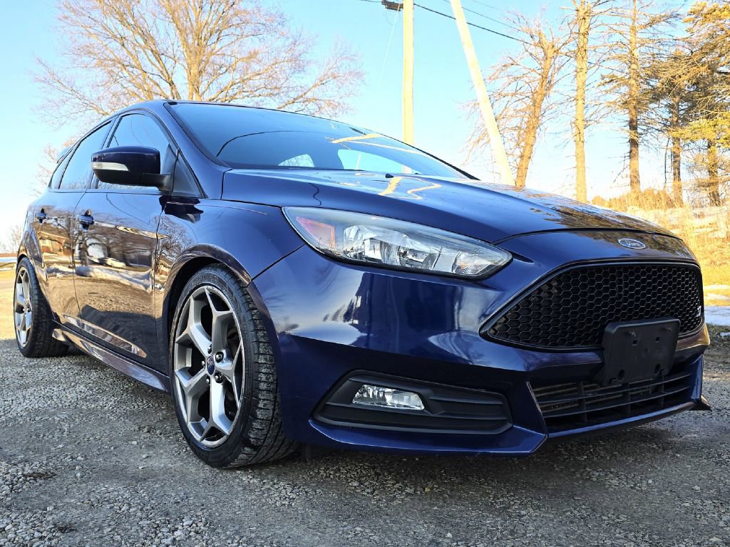 Used 2017 Ford Focus ST image 11