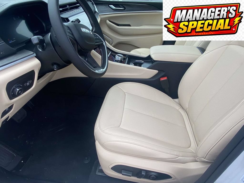 New 2026 Jeep Grand Cherokee L Limited w/ Luxury Tech Group II RWD image 40