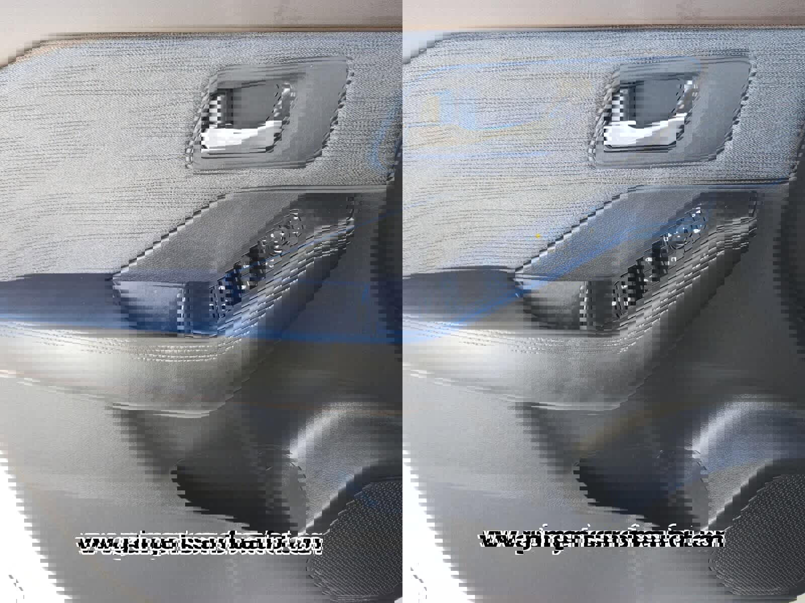 Used 2023 Nissan Rogue SV FWD image 16