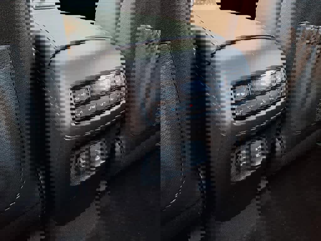 Used 2022 Hyundai Palisade Limited w/ Cargo Package image 12