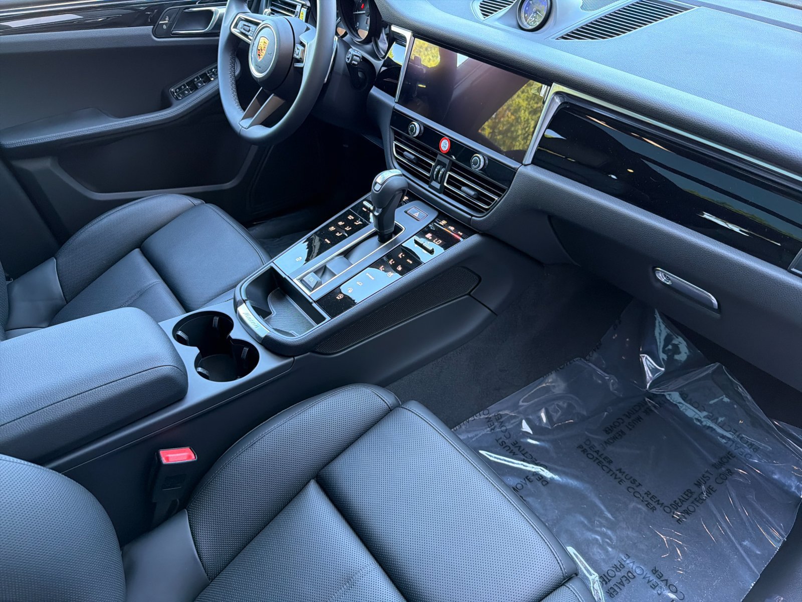 New 2026 Porsche Macan AWD/4WD image 16