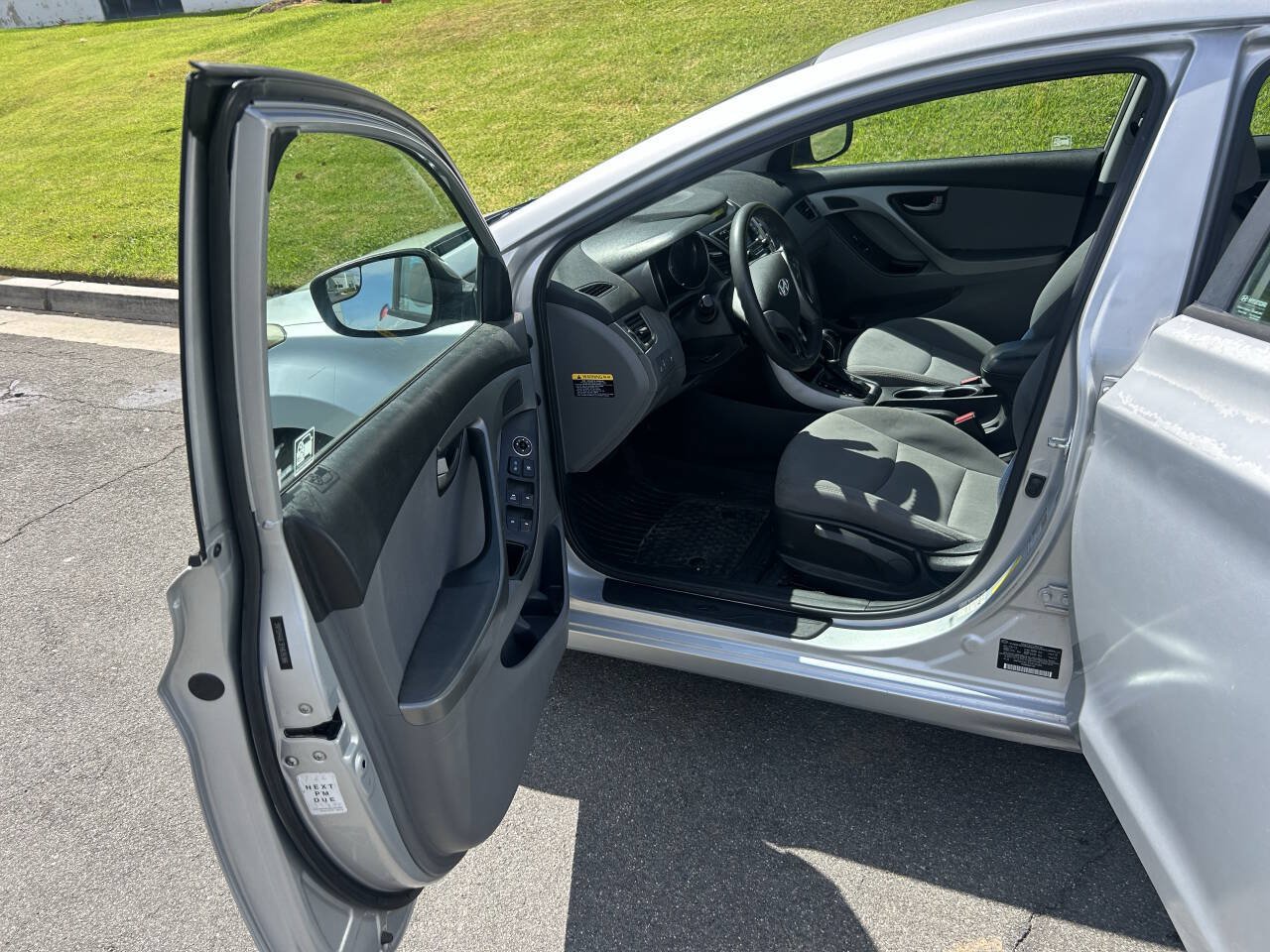 Used 2015 Hyundai Elantra SE FWD image 5