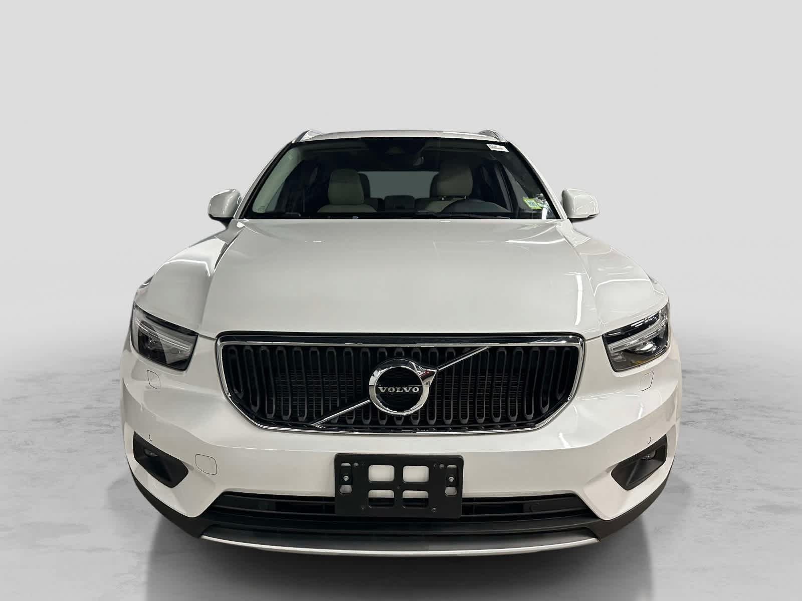 Used 2022 Volvo XC40 T5 Momentum AWD/4WD image 7