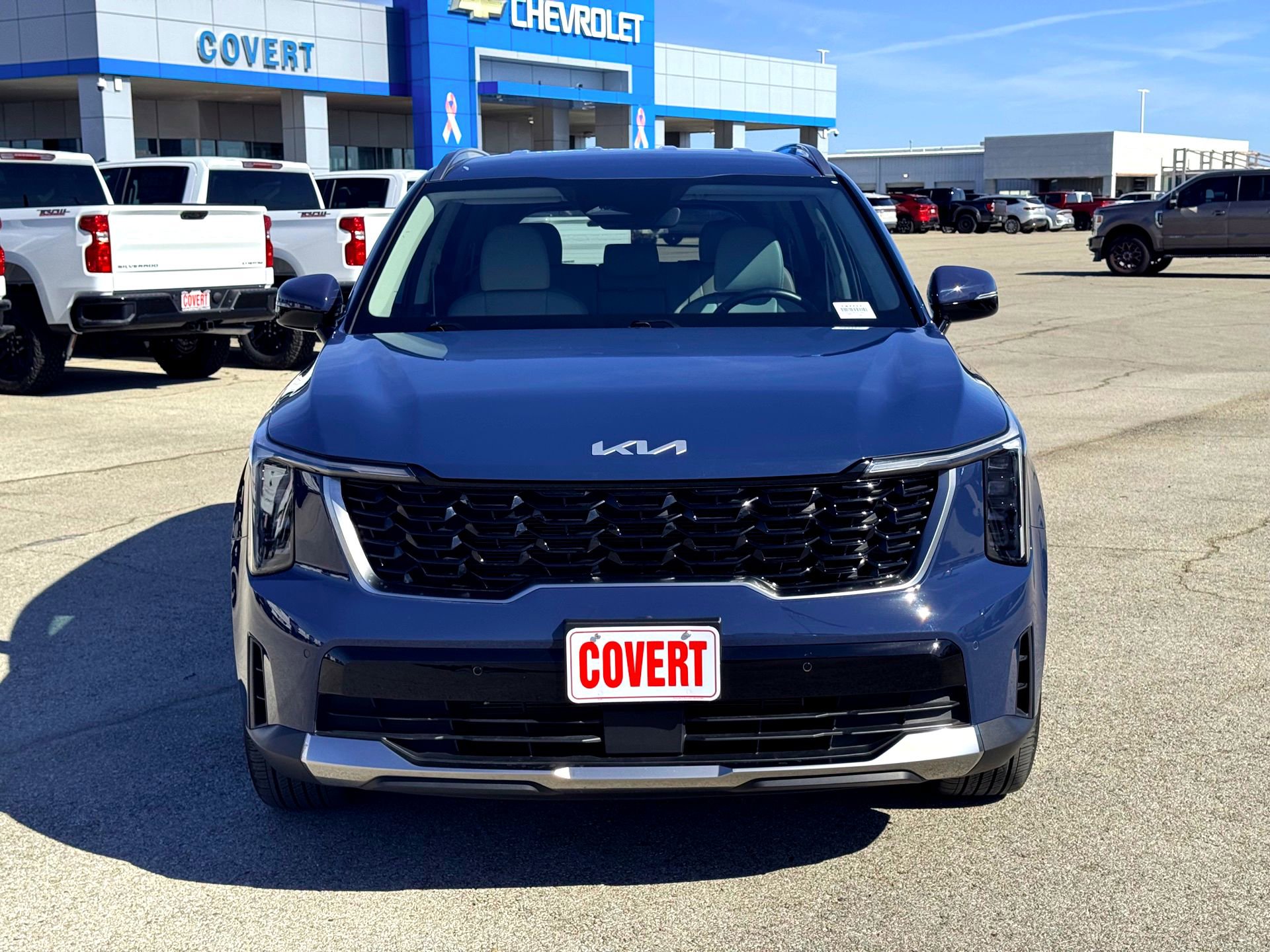 Used 2025 Kia Sorento S image 3