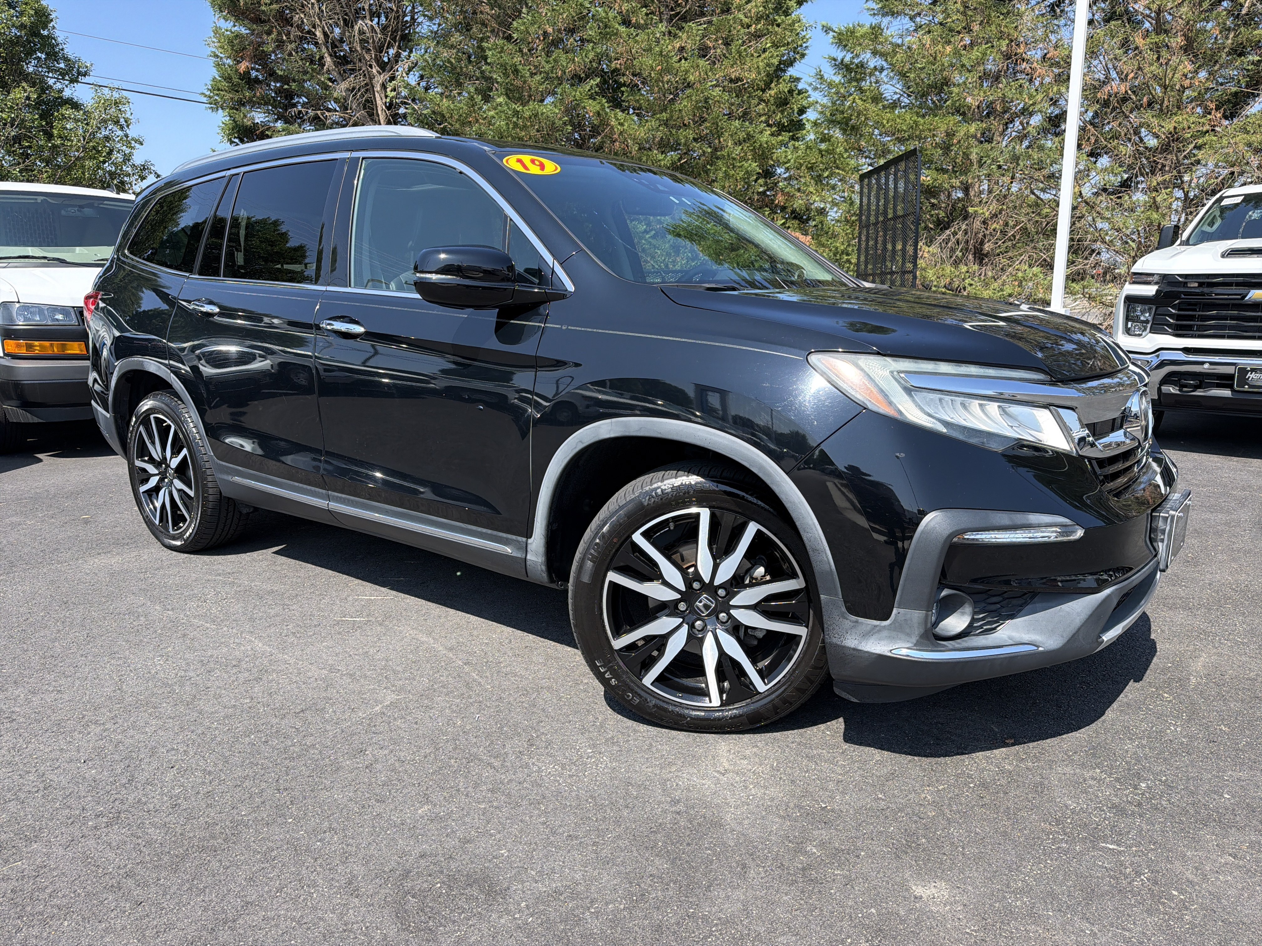 Used 2019 Honda Pilot Elite image 2
