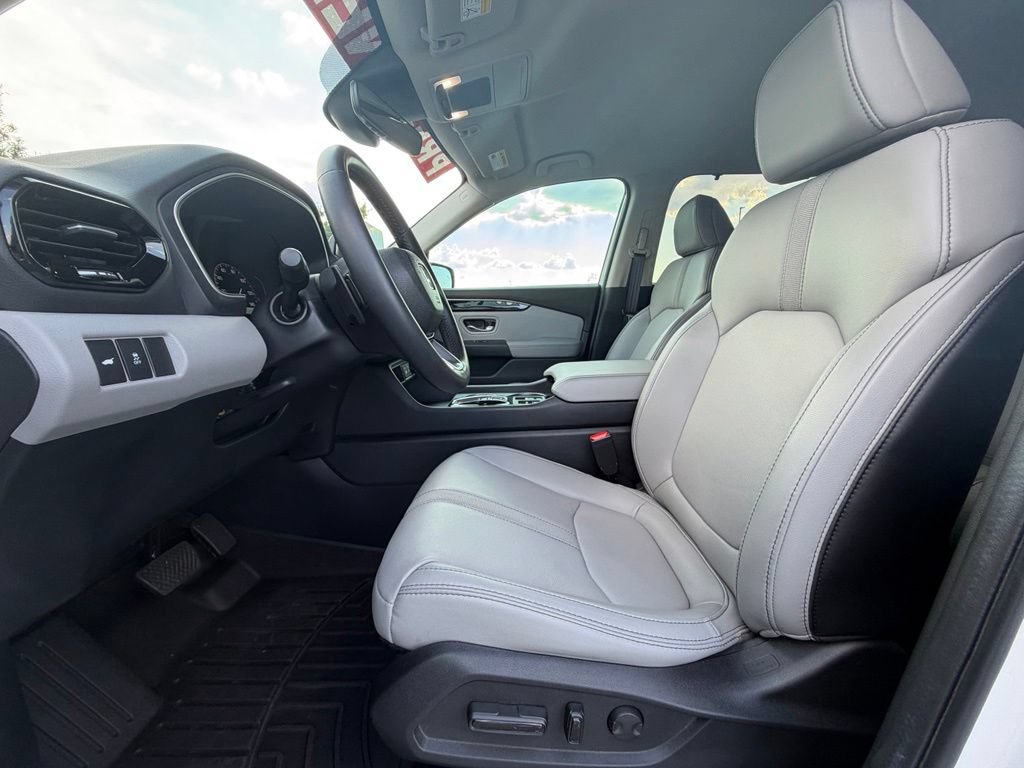 Used 2025 Honda Pilot EX-L image 14