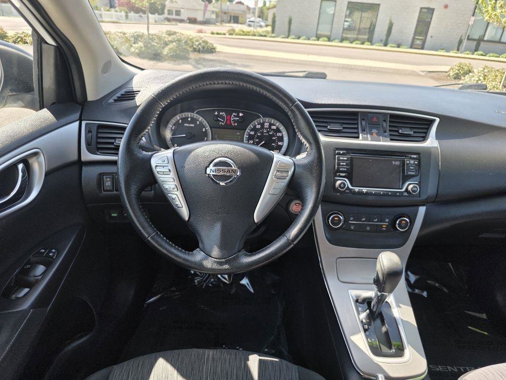 Used 2015 Nissan Sentra SV FWD image 13