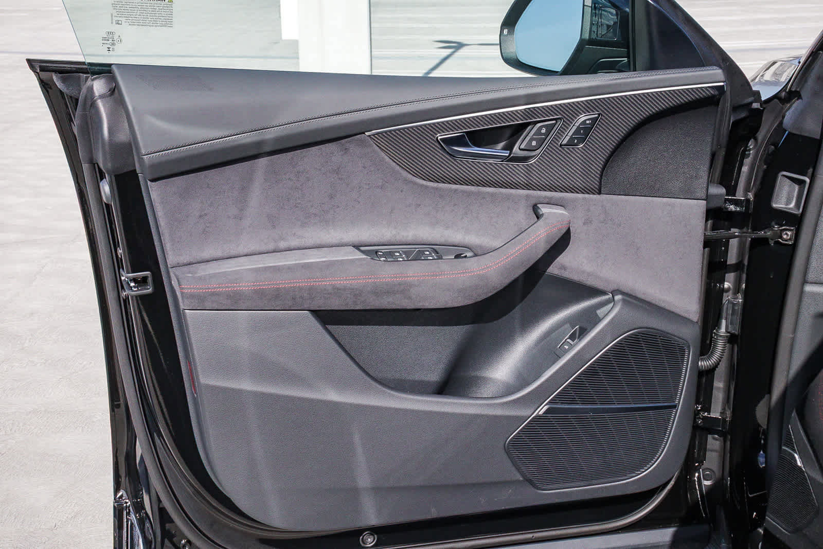 New 2025 Audi RS Q8 performance image 23