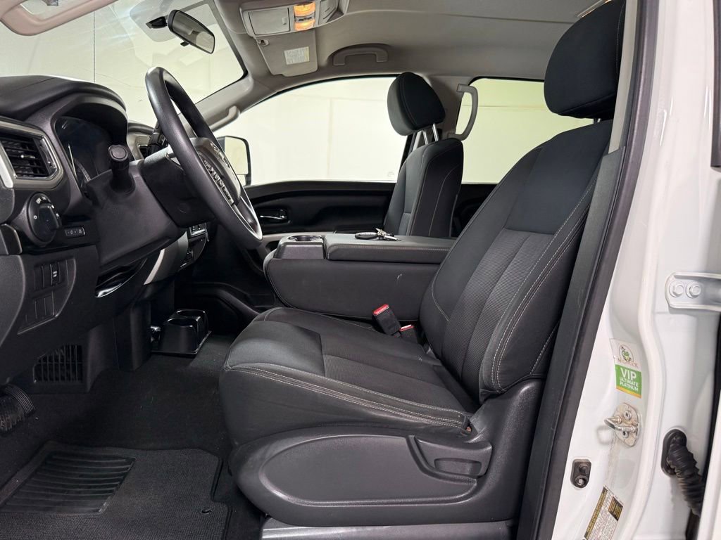 Used 2018 Nissan Titan SV RWD image 10