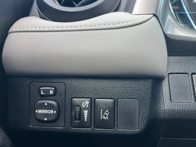 Used 2016 Toyota RAV4 Limited w/ Advanced Technology Package AWD/4WD image 24
