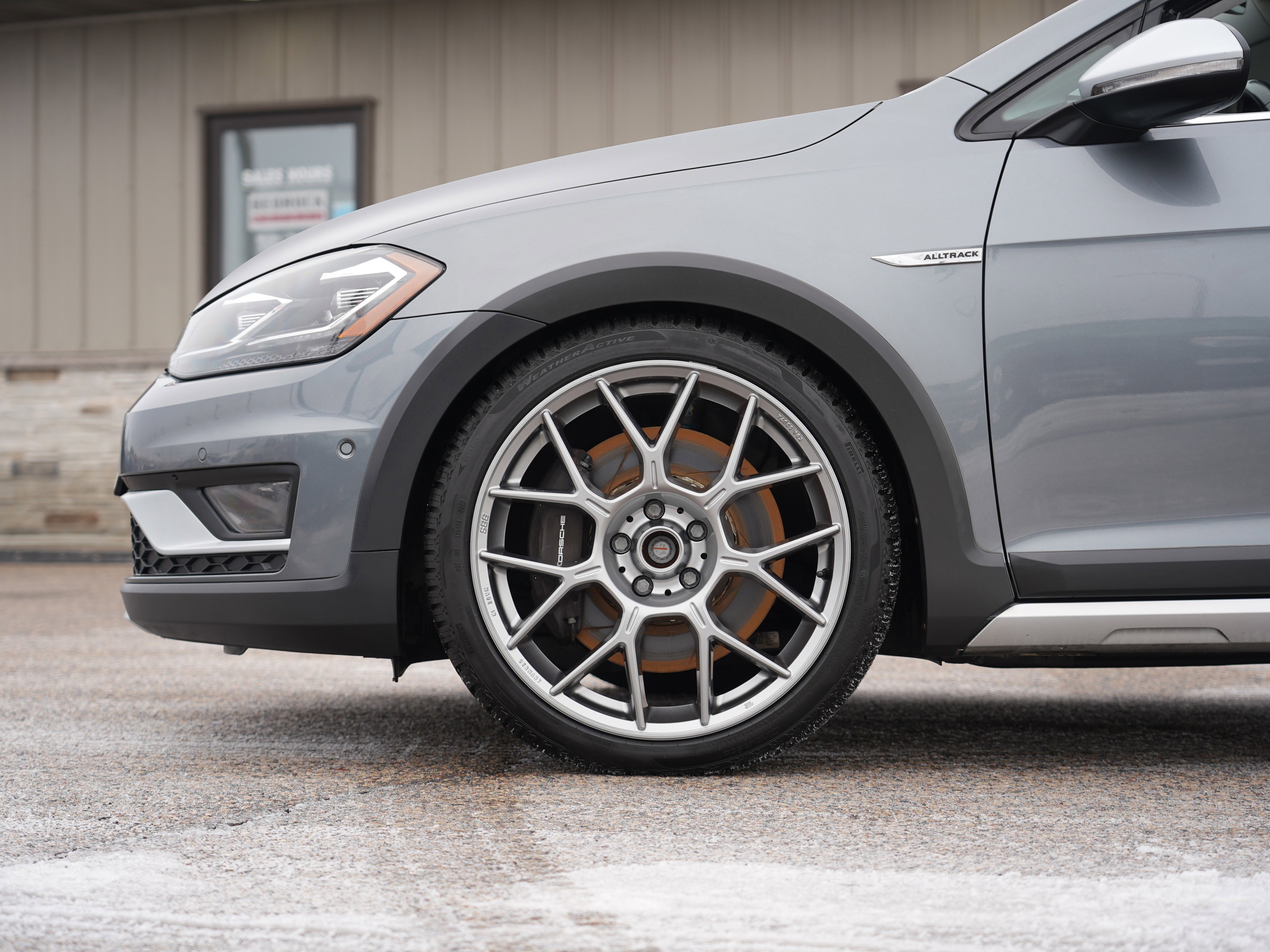 Used 2018 Volkswagen Golf Alltrack SEL image 12