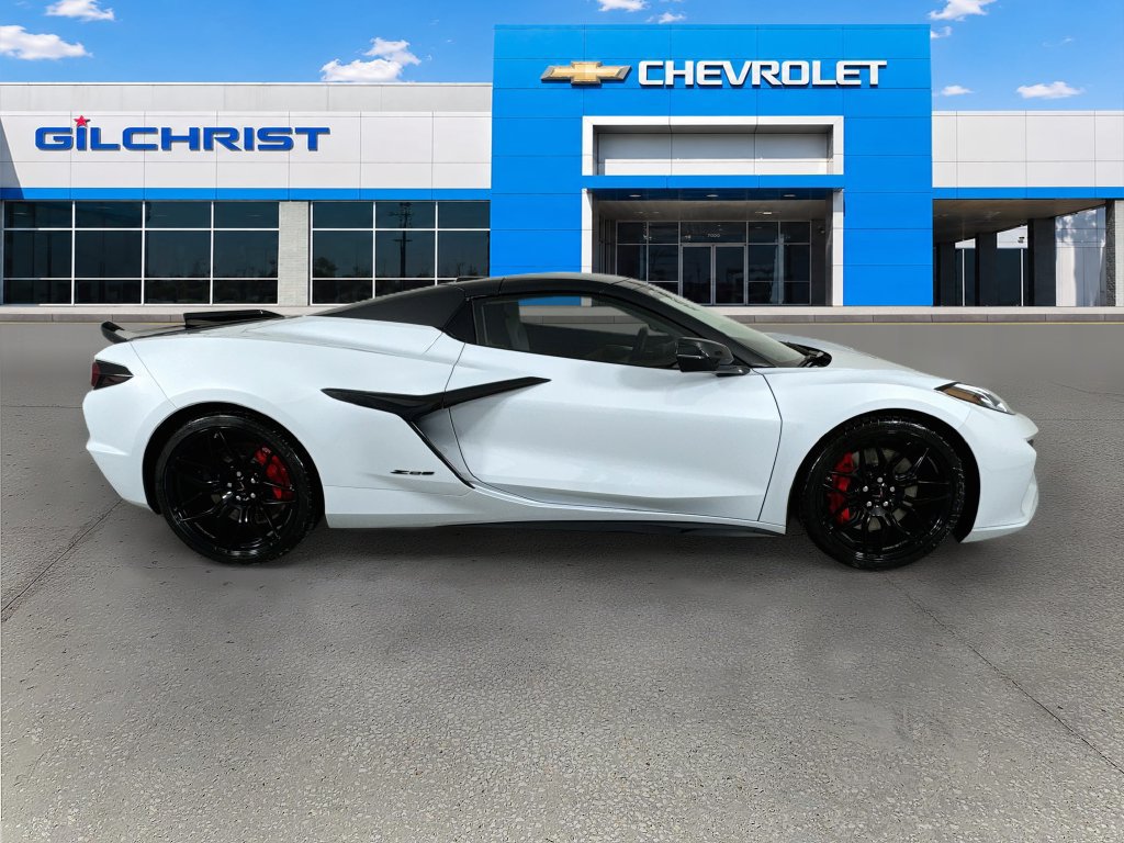 Used 2023 Chevrolet Corvette Z06 RWD image 9