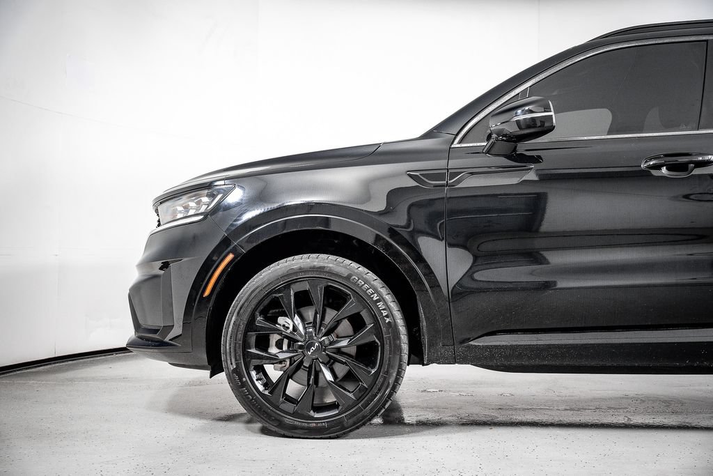 Used 2023 Kia Sorento SX AWD/4WD image 16