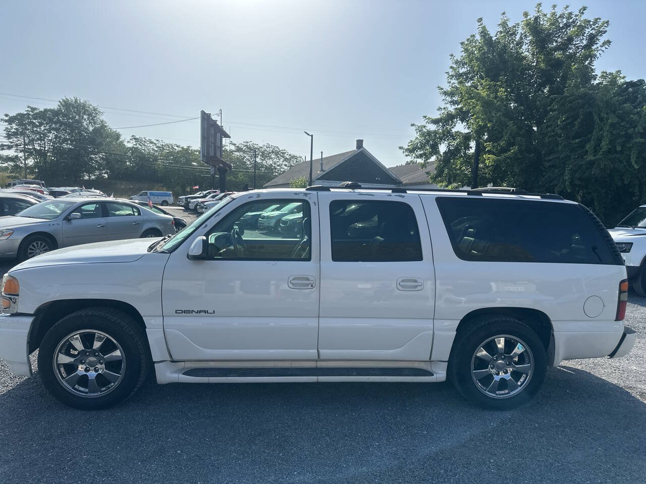 Used 2006 GMC Yukon XL Denali AWD/4WD image 2