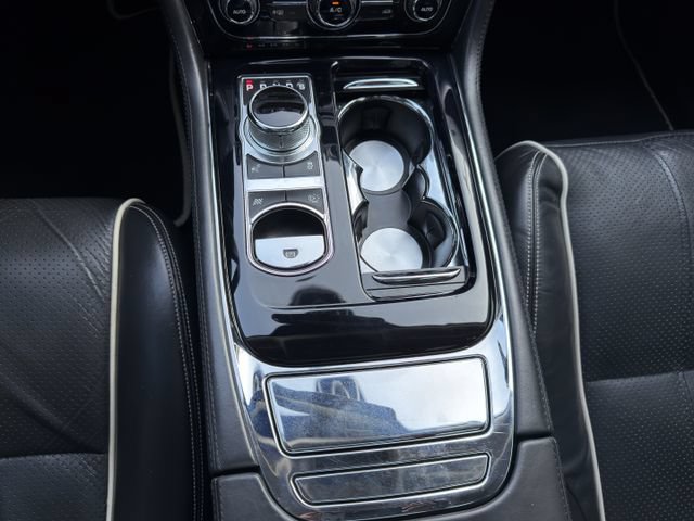 Used 2015 Jaguar XJ L Portfolio RWD image 20