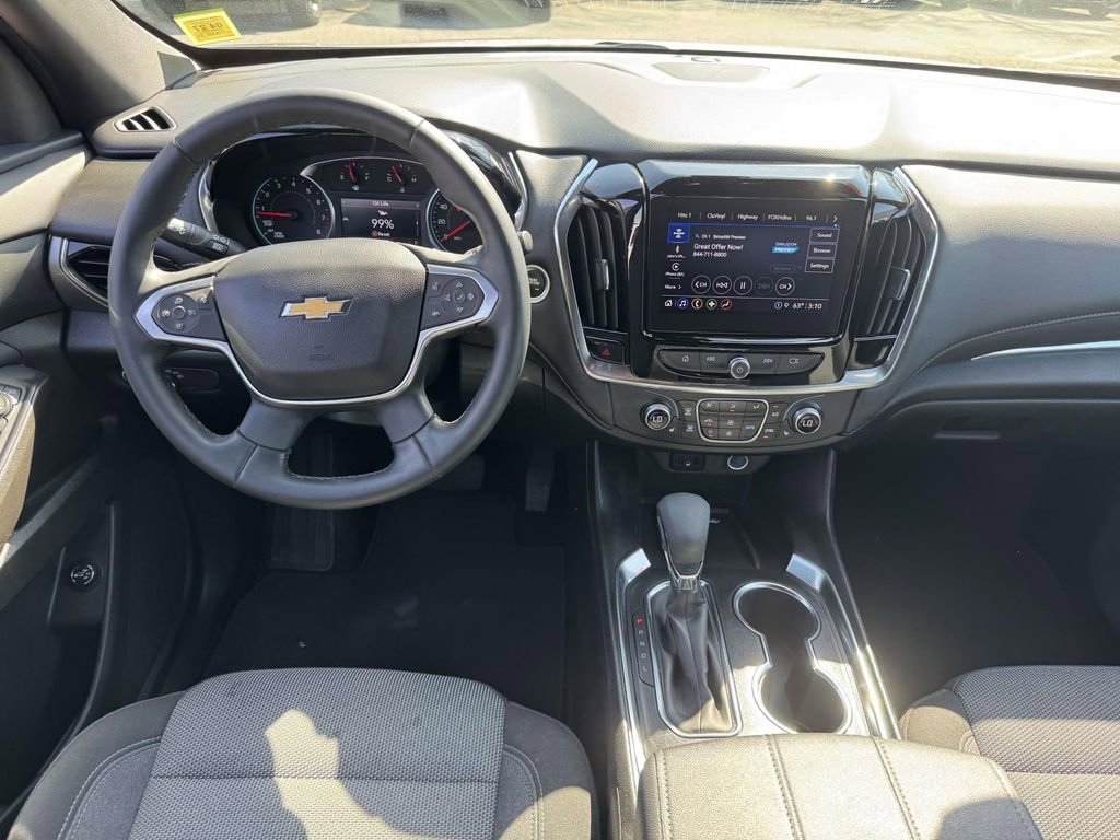 Used 2023 Chevrolet Traverse LT FWD image 11