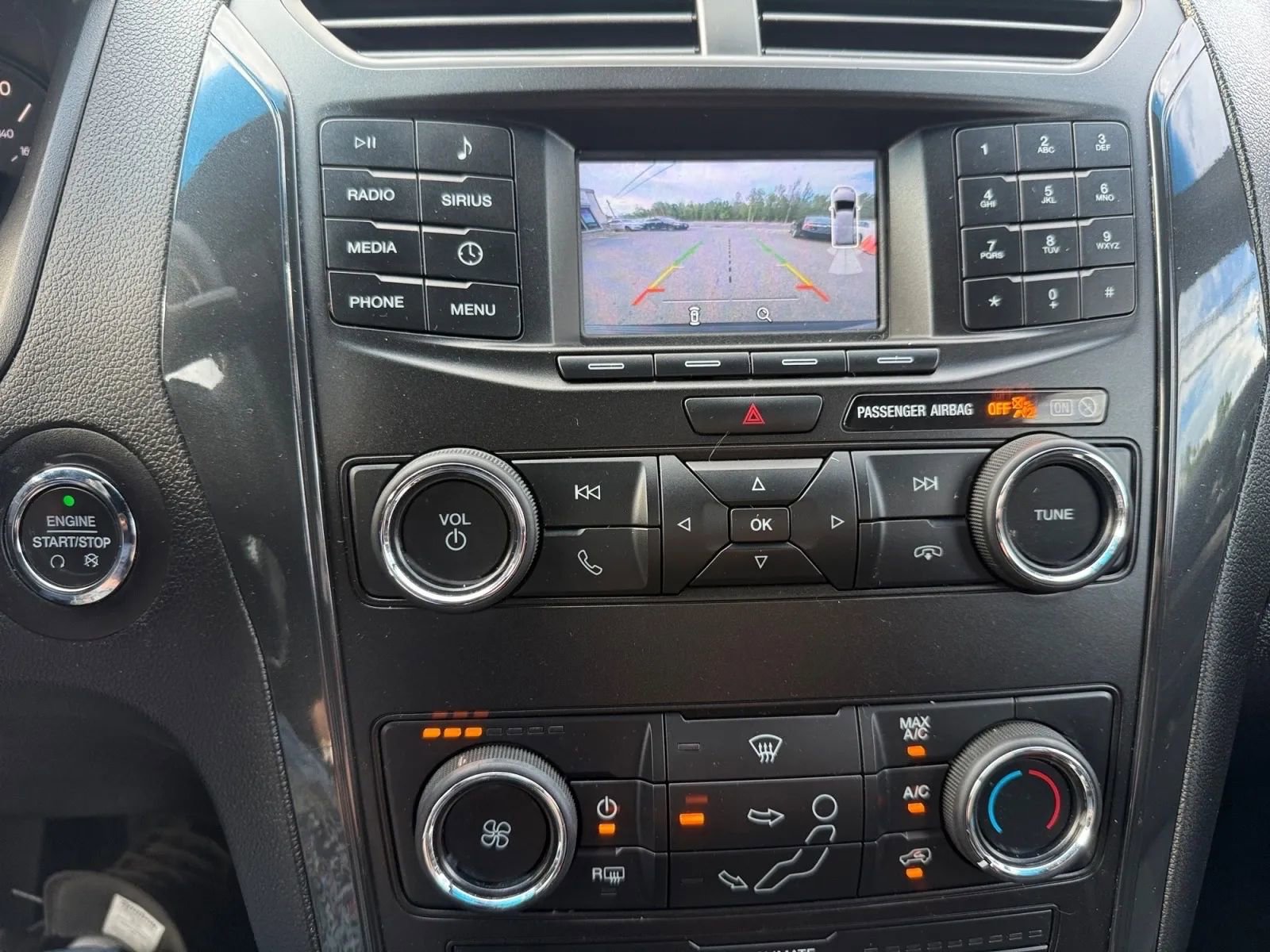 Used 2019 Ford Explorer XLT image 23