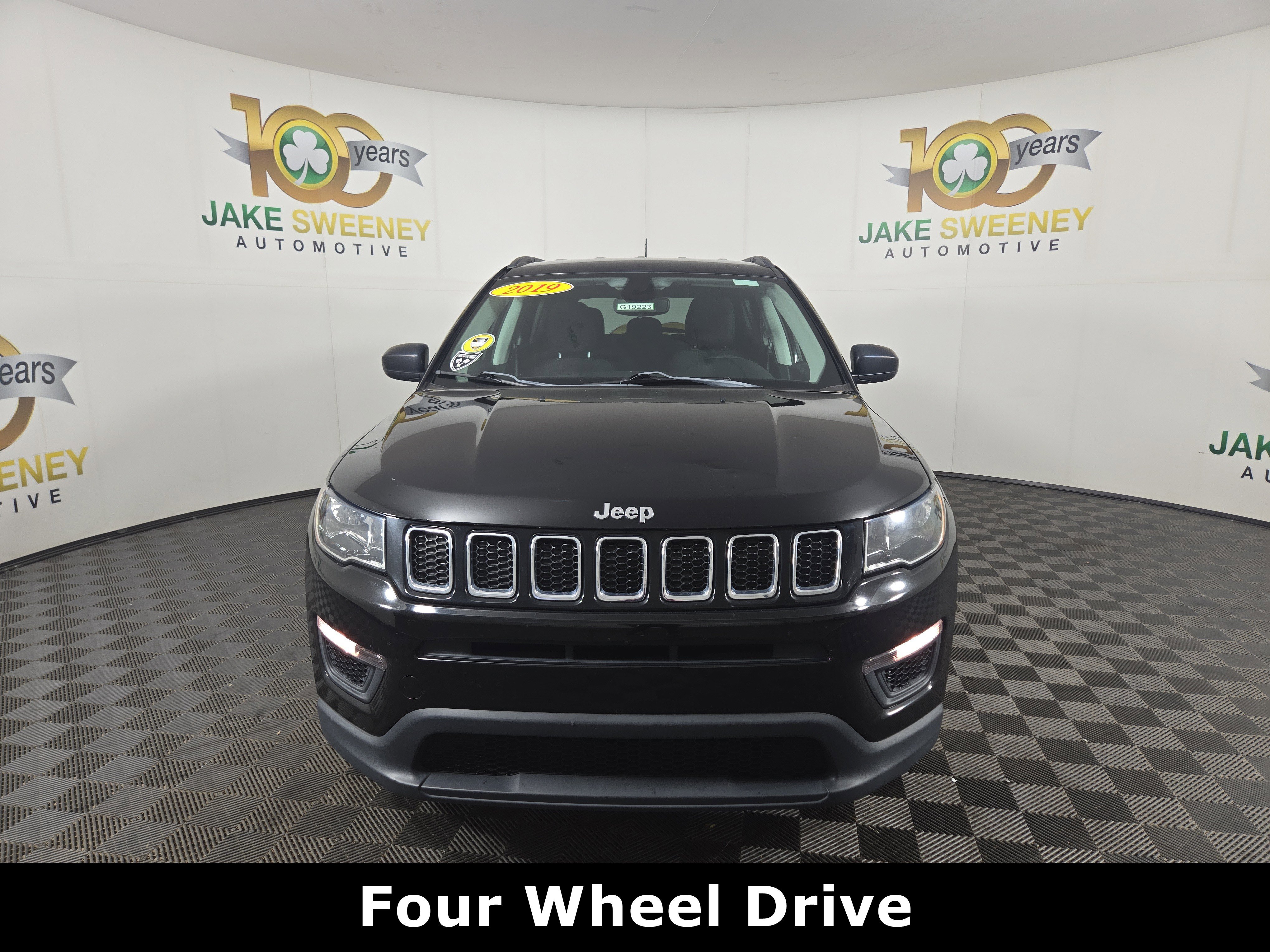 Used 2019 Jeep Compass Sport image 2
