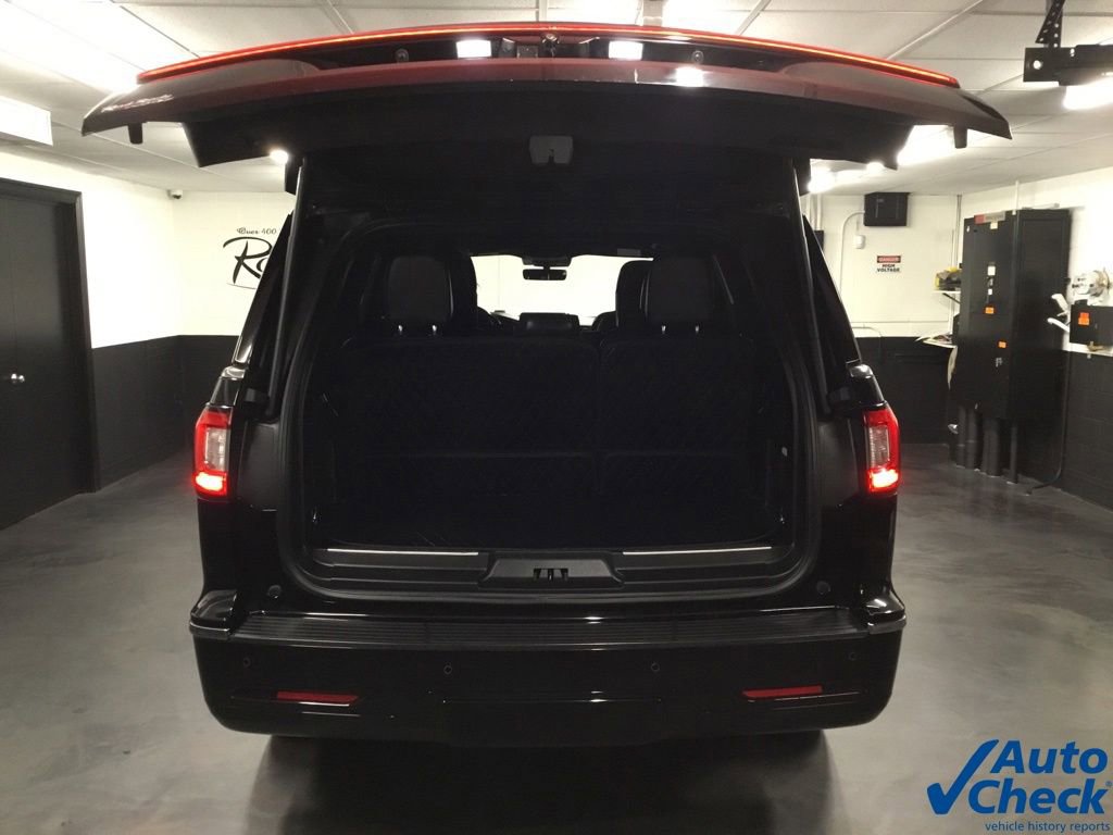Used 2019 Lincoln Navigator Select w/ Technology Package AWD/4WD image 12