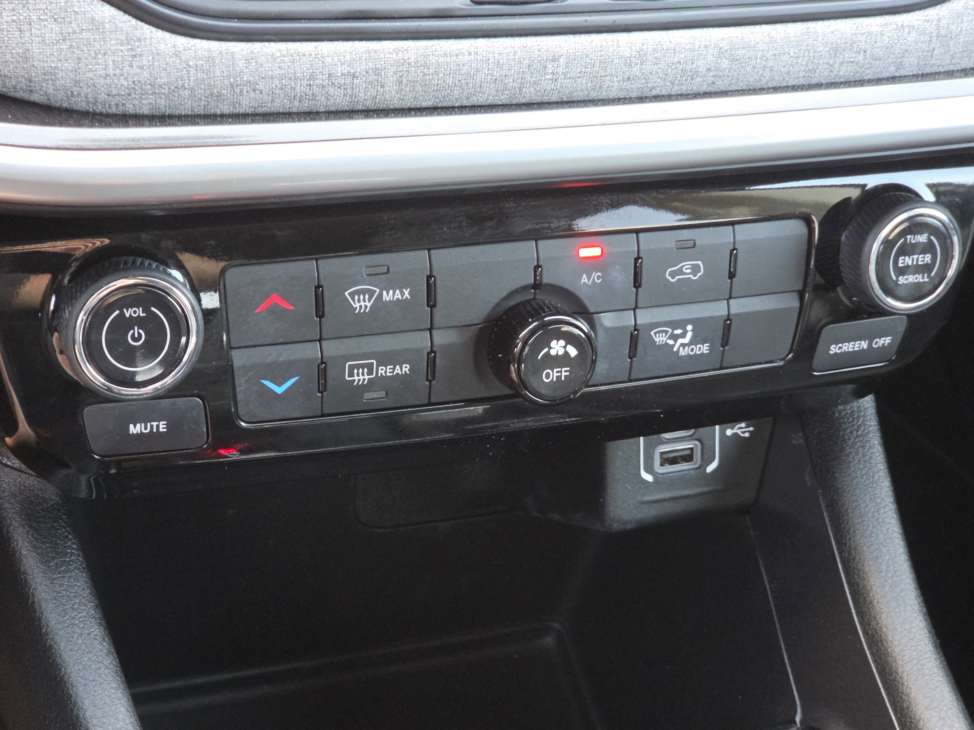 Used 2022 Jeep Compass Latitude AWD/4WD image 22