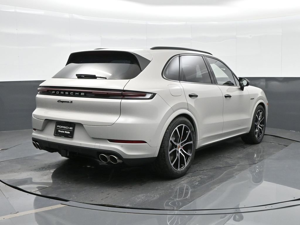 New 2026 Porsche Cayenne S image 6