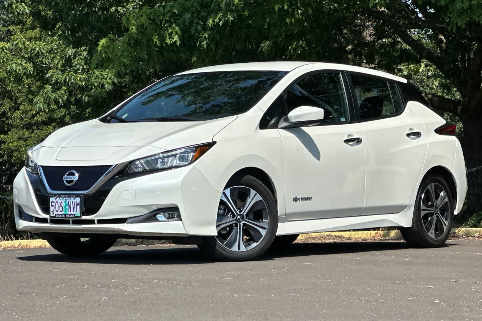 Used 2018 Nissan Leaf SV w/ SV Technology Package FWD image 1