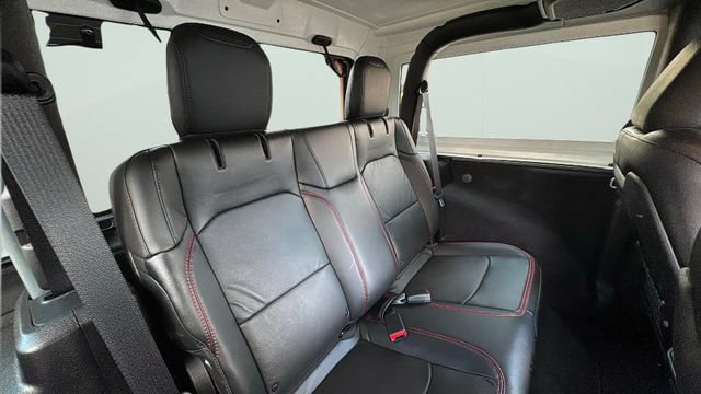 Used 2022 Jeep Wrangler Rubicon w/ LED Lighting Group AWD/4WD image 23
