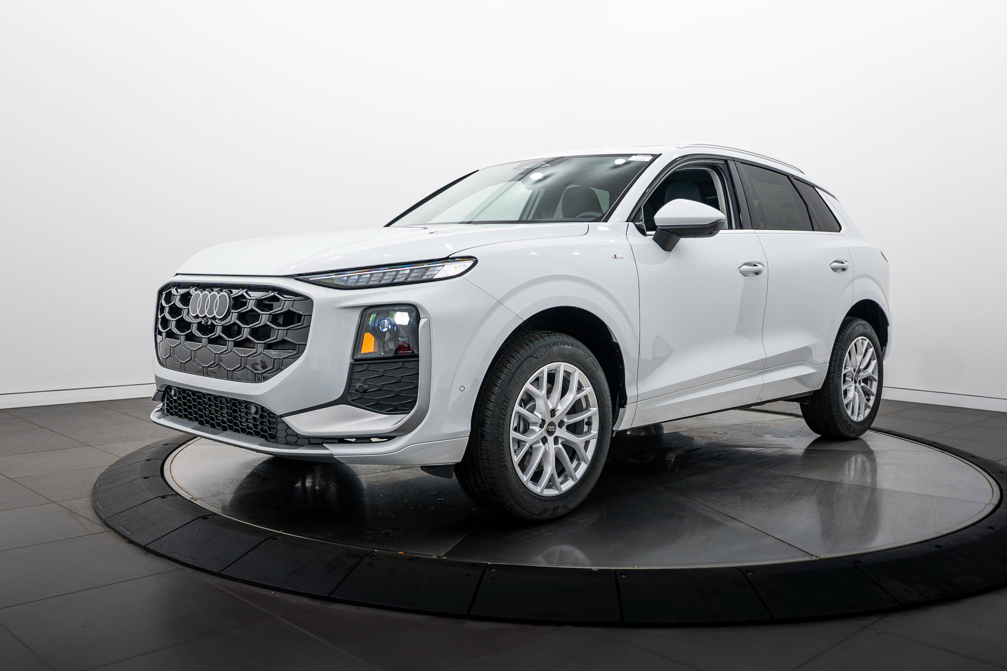 New 2026 Audi Q3 quattro 2.0T AWD/4WD image 6