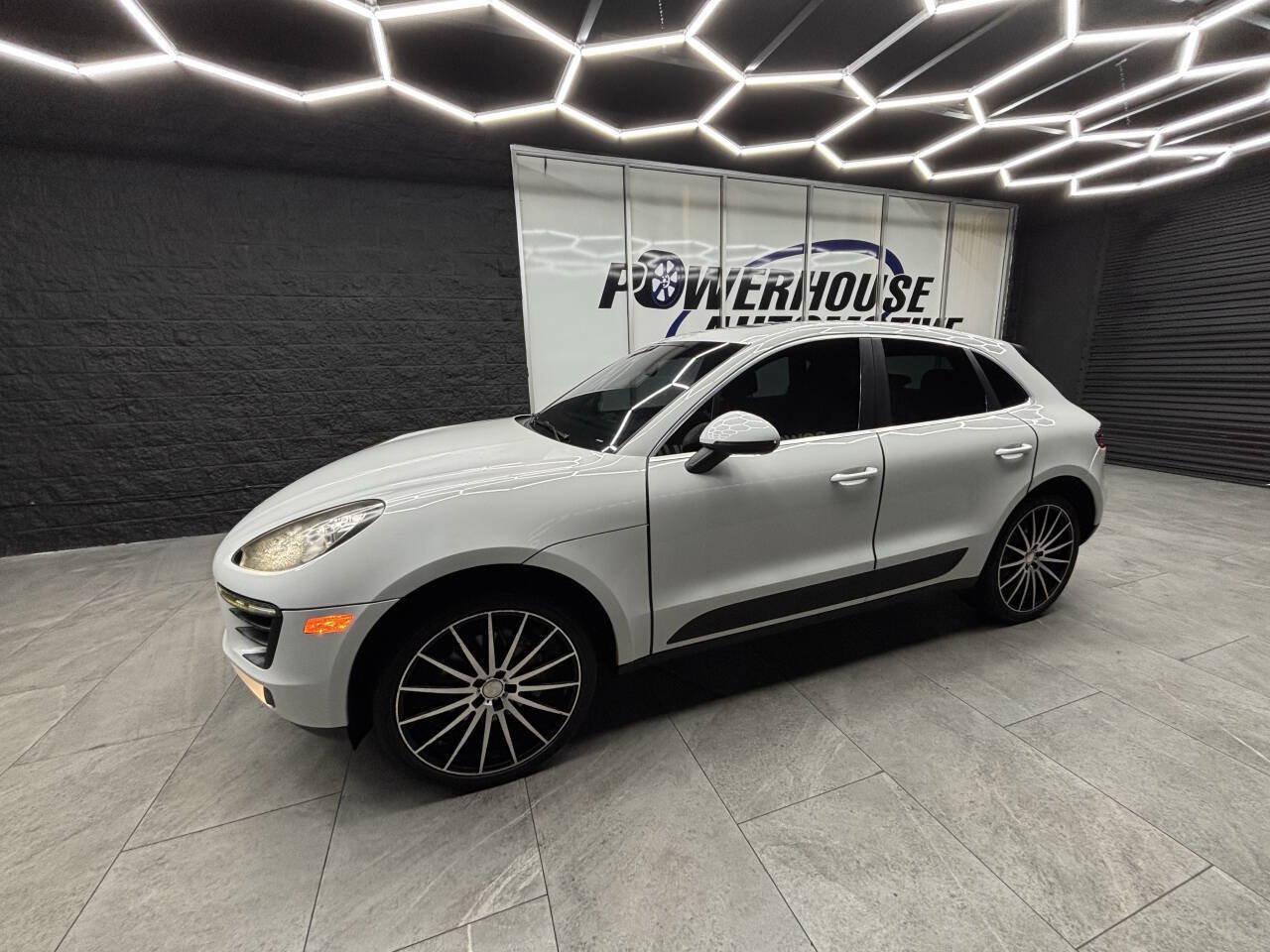 Used 2015 Porsche Macan S w/ Premium Package Plus AWD/4WD image 5