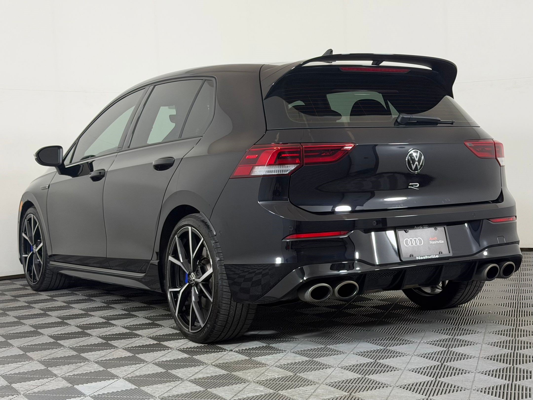 Used 2023 Volkswagen Golf R AWD/4WD image 3