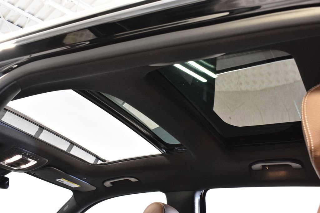 Used 2023 Mercedes-Benz GLB 35 AMG 4MATIC image 4