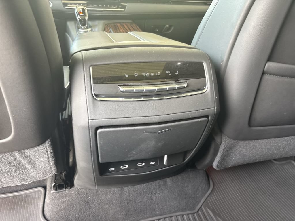 Certified 2021 Cadillac Escalade Premium Luxury w/ Performance Package AWD/4WD image 22