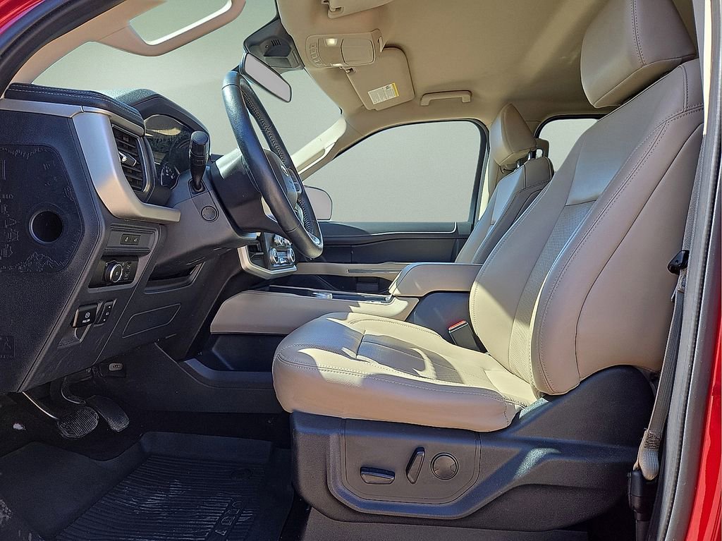 Used 2022 Ford Expedition XLT image 25