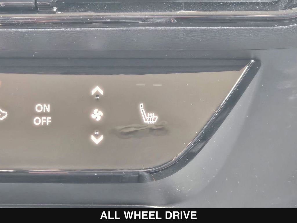 New 2026 Nissan Kicks SR w/ Cold Weather Package image 21