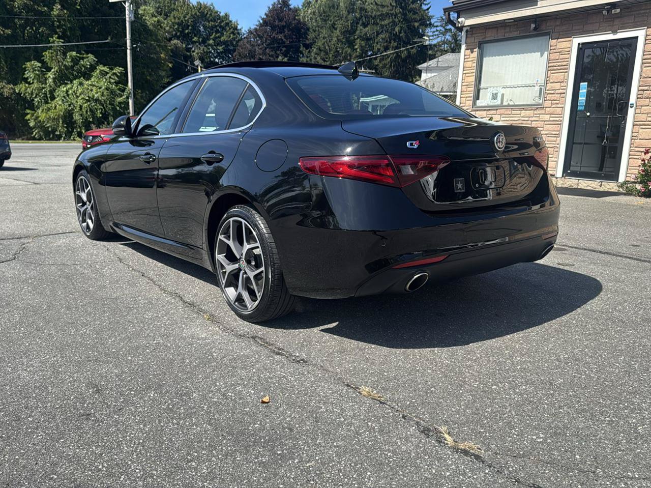 Used 2019 Alfa Romeo Giulia AWD w/ Cold Weather Package image 12