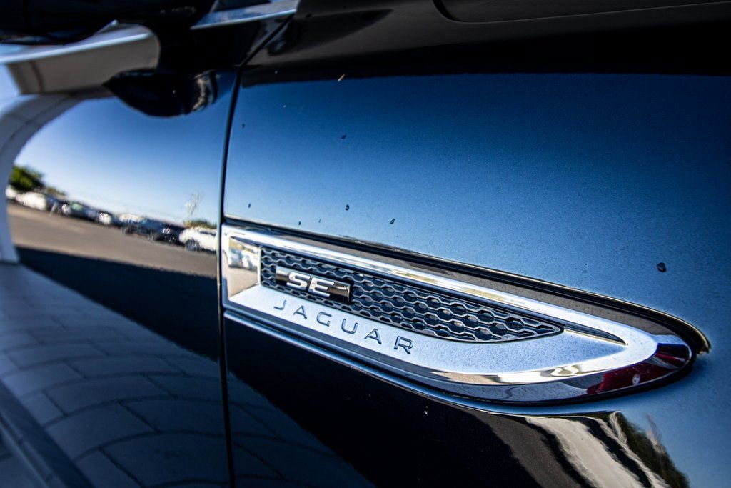 Used 2018 Jaguar E-PACE SE image 21