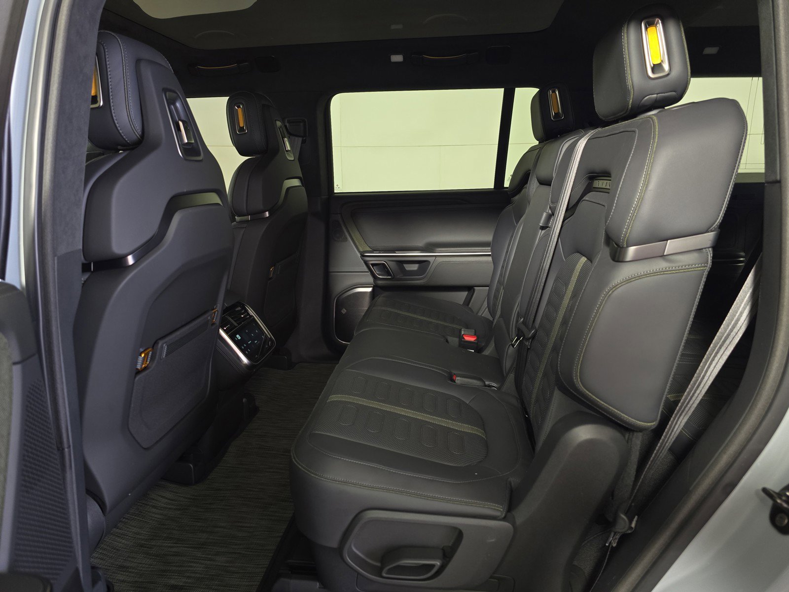 Used 2024 Rivian R1S Adventure image 21