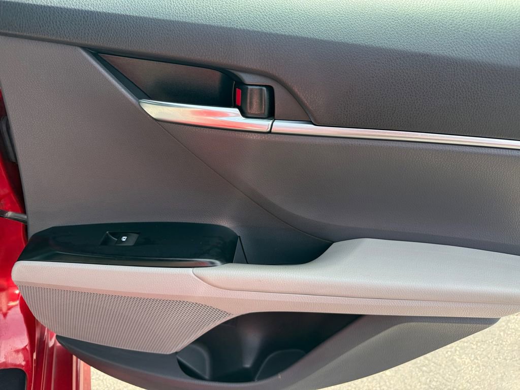Used 2019 Toyota Camry SE FWD image 20