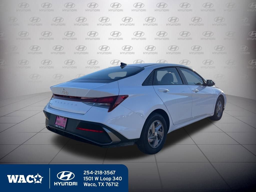 Used 2025 Hyundai Elantra SE image 8