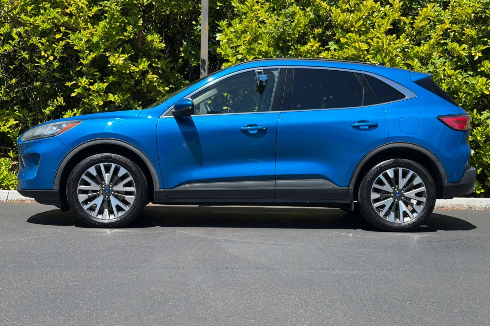 Used 2020 Ford Escape Titanium AWD/4WD image 7