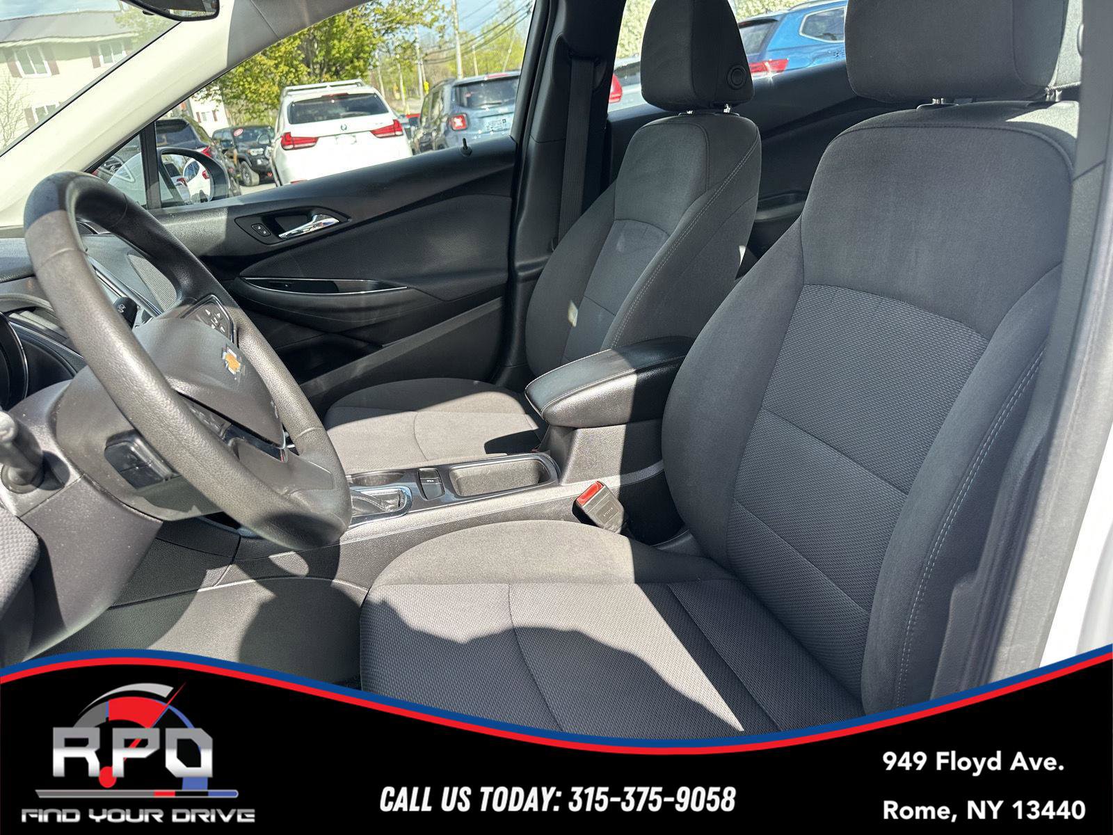 Used 2018 Chevrolet Cruze LT FWD image 14
