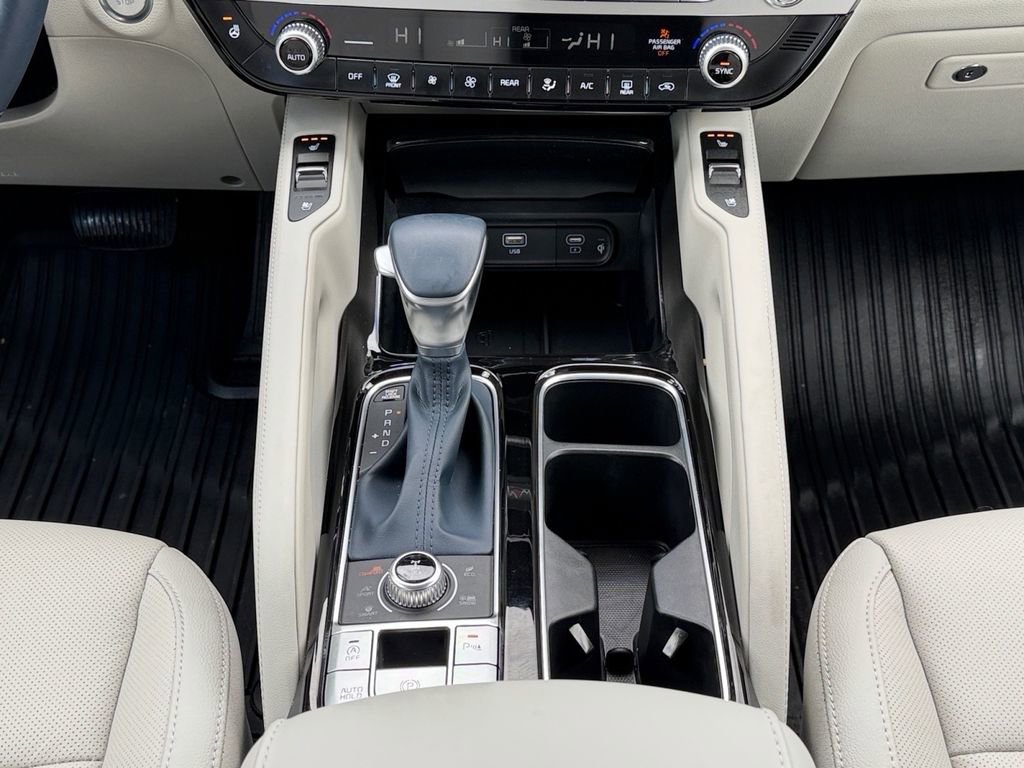 Used 2025 Kia Telluride EX w/ EX Captain's Chair Package image 19