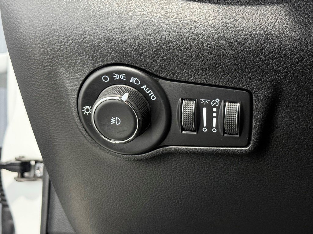 Used 2024 Jeep Compass Trailhawk image 36