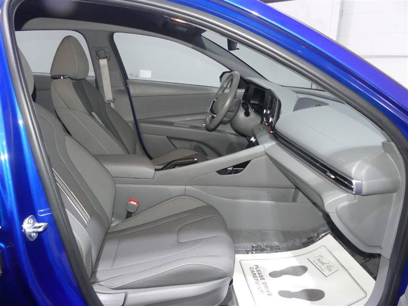 Used 2025 Hyundai Elantra Sport FWD image 22