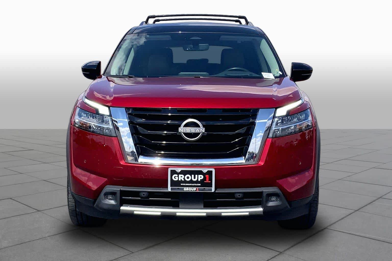 Used 2023 Nissan Pathfinder Platinum w/ Cargo Package AWD/4WD image 4