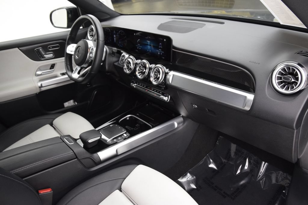 Used 2023 Mercedes-Benz GLB 250 image 15
