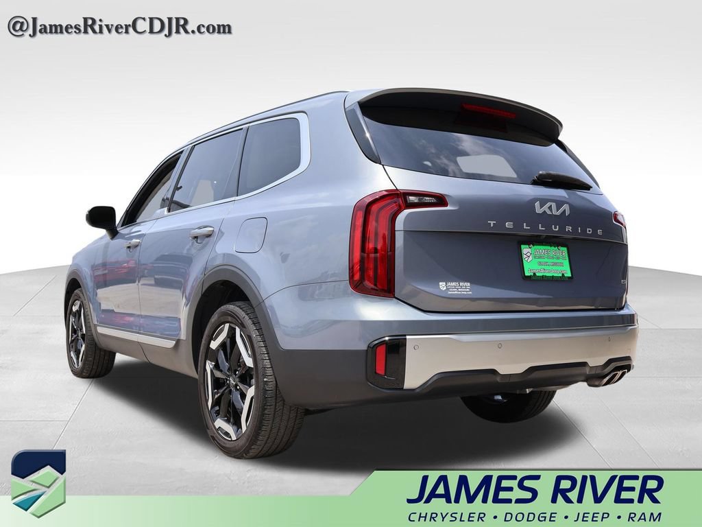 Used 2023 Kia Telluride S AWD/4WD image 3